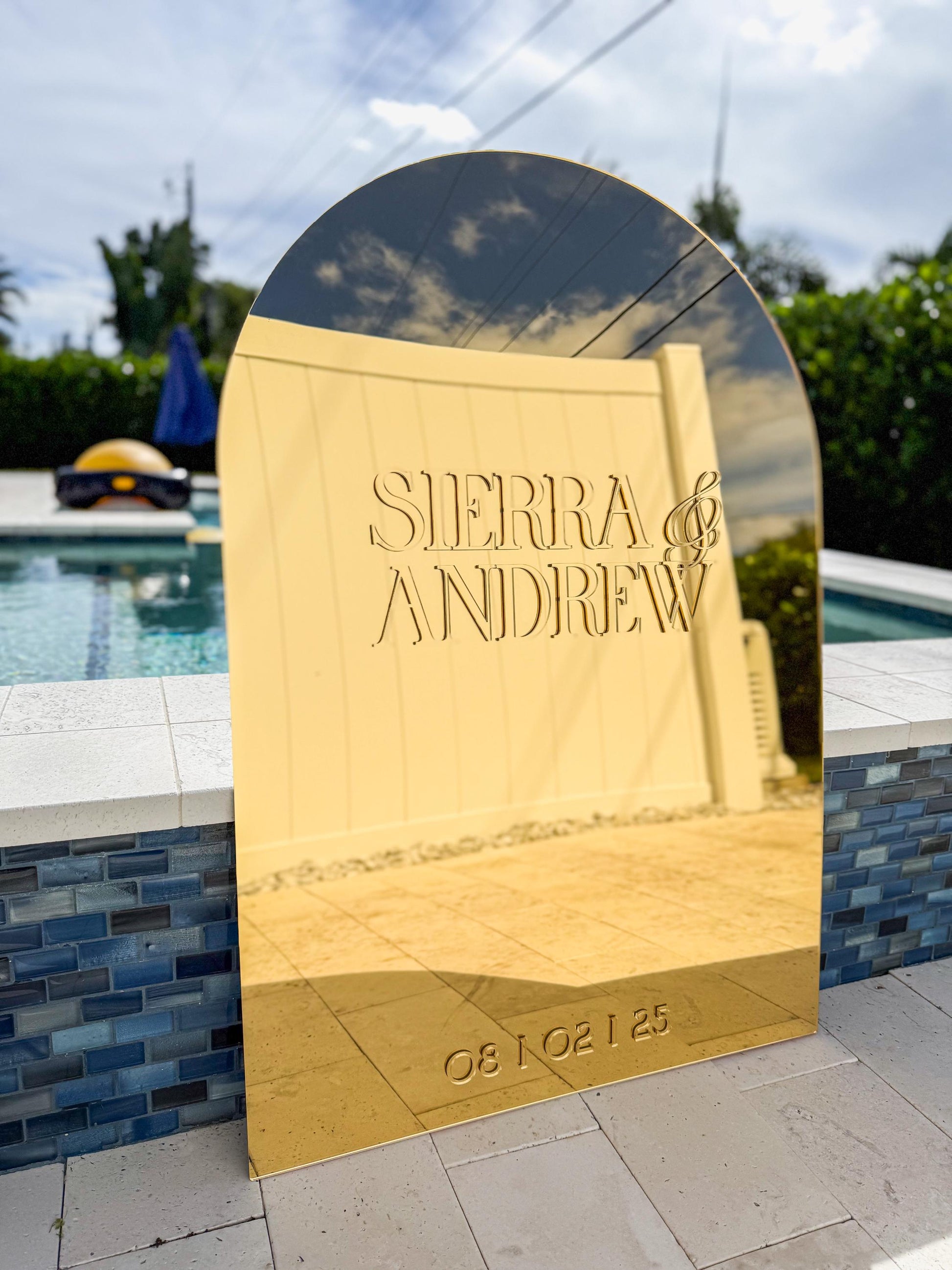 Elegant Gold Mirror Wedding Welcome Sign | Personalized Name and Date | Wedding Gift | Bridal Shower Gift| Modern Mirror Keepsake