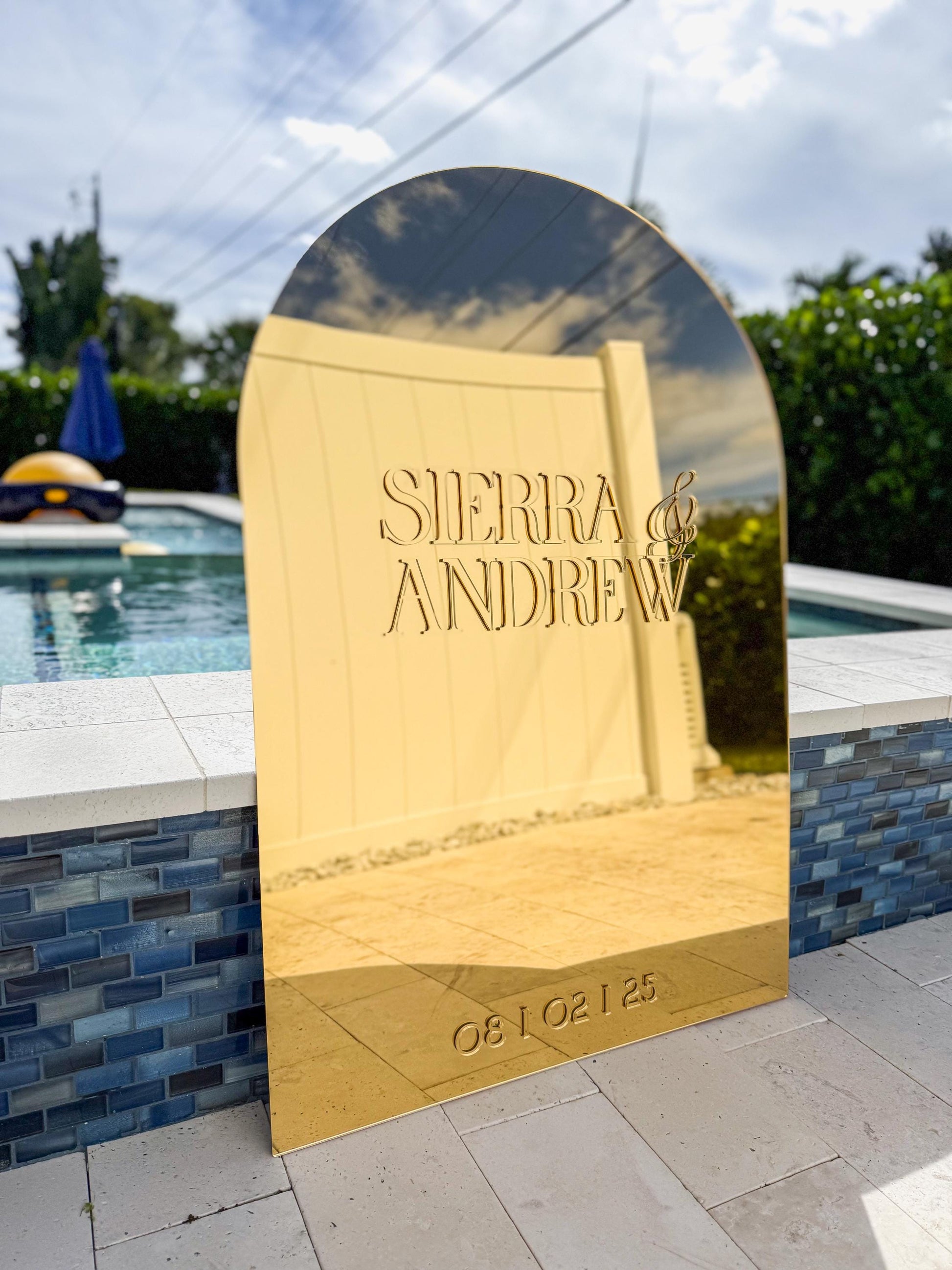 Elegant Gold Mirror Wedding Welcome Sign | Personalized Name and Date | Wedding Gift | Bridal Shower Gift| Modern Mirror Keepsake